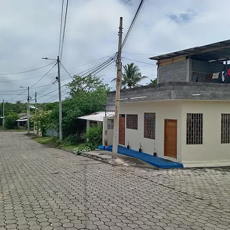 Alojamiento Piquero Azul Puerto Ayora  Exterior photo